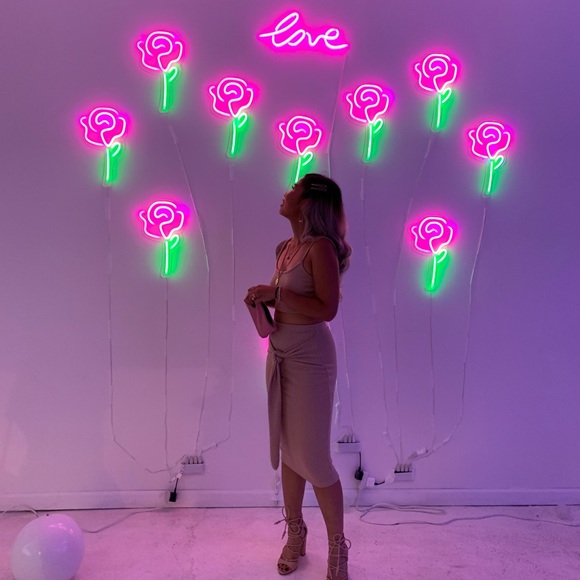 Meet your Posher, Carrie - Picture 1 of 2